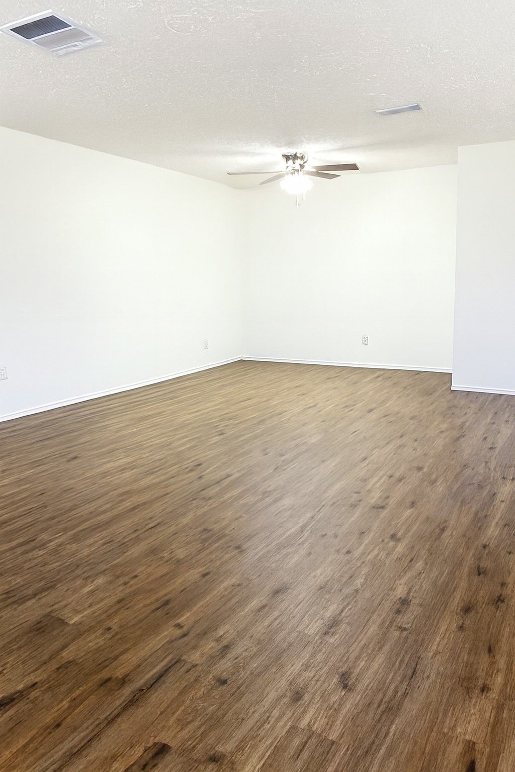 2706 Mayflower Landing Court Webster, TX 77598 - Photo 7 of 22 Dining area-new flooring and new ceiling fan