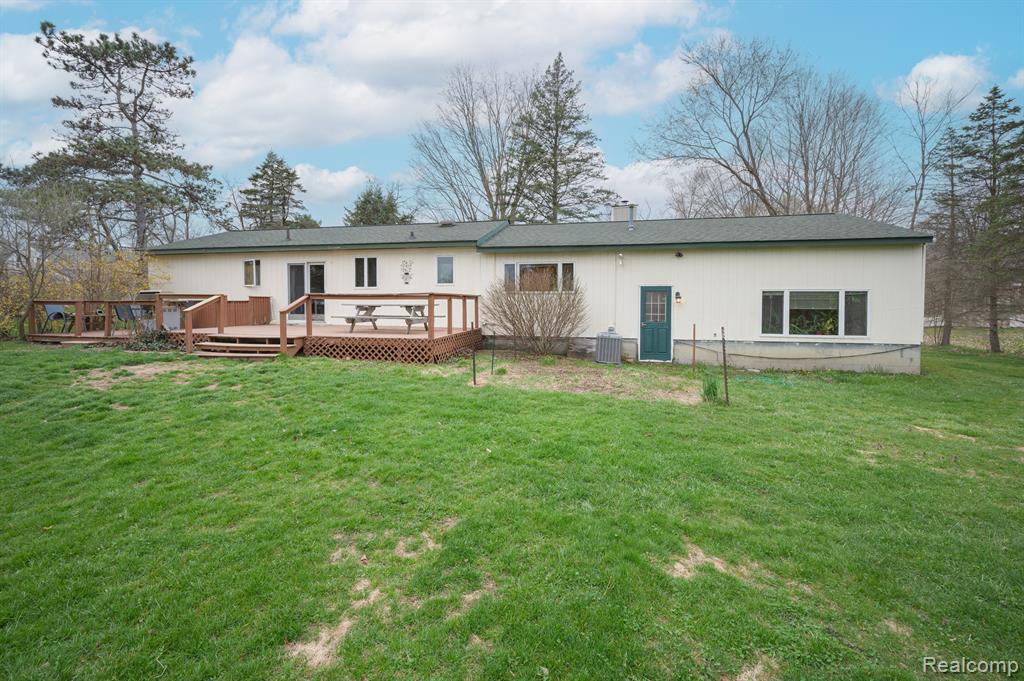 9024 Parshallville Road Fenton, MI 48430 - Photo 3 of 30