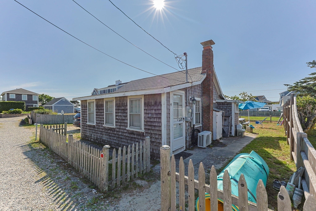 4 Spadoni Way Dennis, MA 02638 - Photo 2 of 25