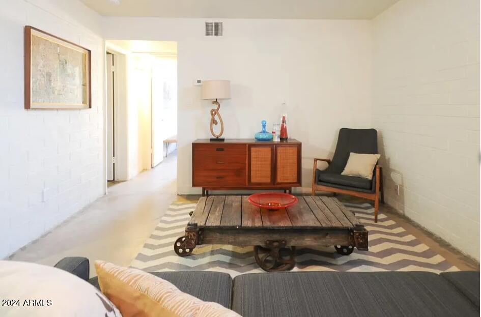 8021 East Osborn Road, Unit 2 Scottsdale, AZ 85251 - Photo 2 of 11 Living Room