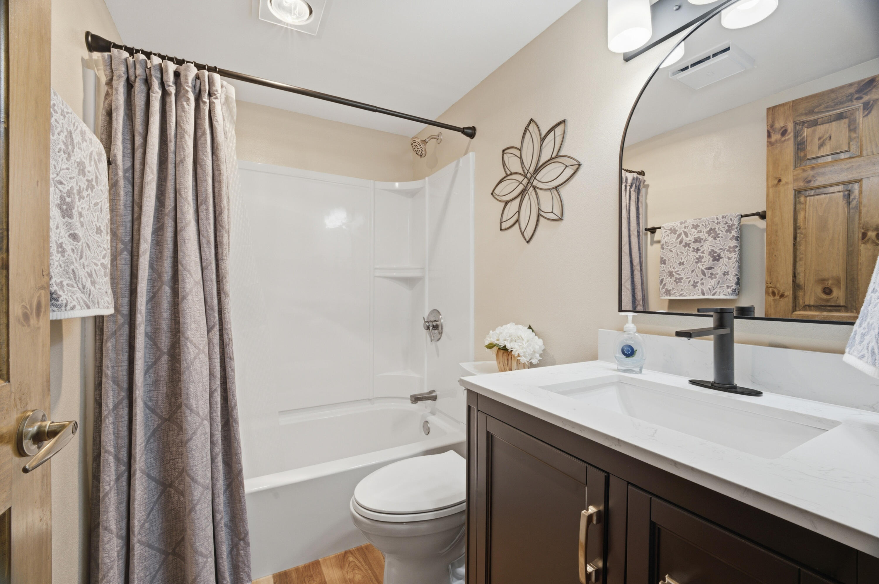 6121 Black Wolf Point Road Black Wolf, WI 54902 - Photo 27 of 85 Full Bath #1