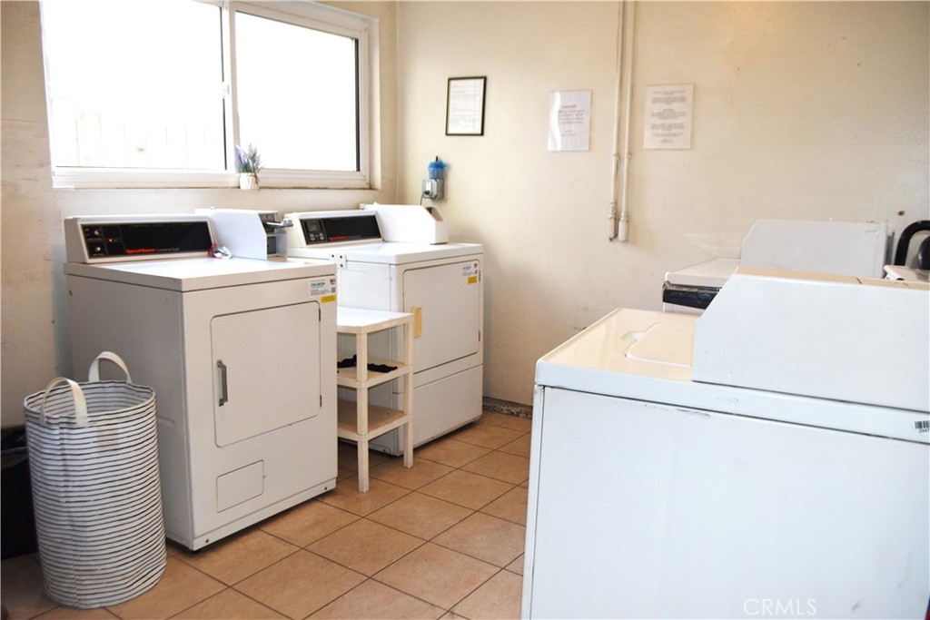 1712 Colby Avenue, Unit 105 Los Angeles, CA 90025 - Photo 26 of 39