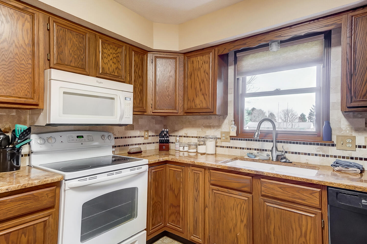 5604 Fox Ridge Drive Springfield, OH 45503 - Photo 13 of 38