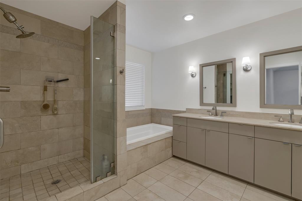 6815 Ravendale Lane Dallas, TX 75214 - Photo 16 of 28