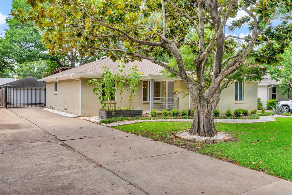 6815 Ravendale Lane Dallas, TX 75214 - Photo 2 of 28