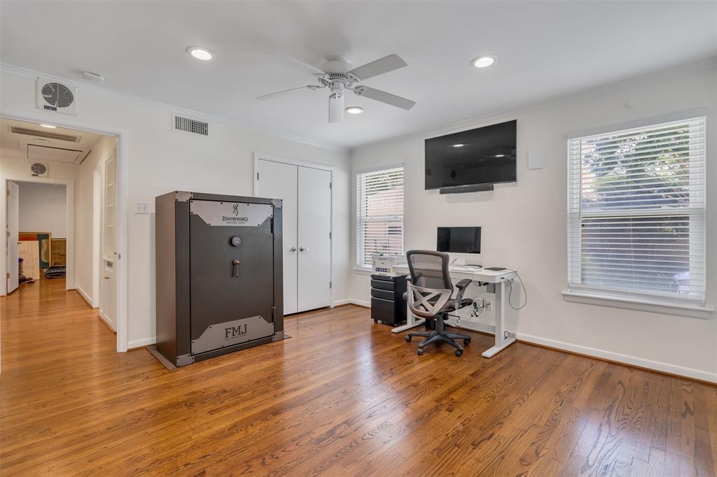 6815 Ravendale Lane Dallas, TX 75214 - Photo 23 of 28