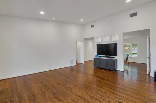 $5,800 | 6815 Ravendale Lane, Dallas, TX 75214