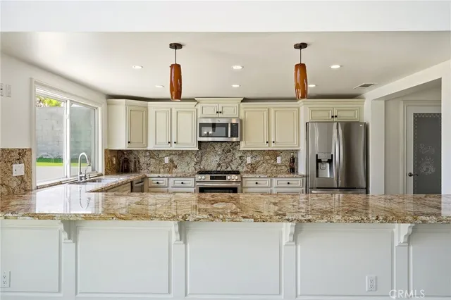 $8,950 | 4028 Coldstream Terrace, Tarzana, CA 91356