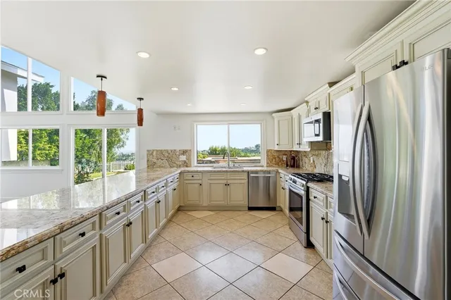 $8,950 | 4028 Coldstream Terrace, Tarzana, CA 91356