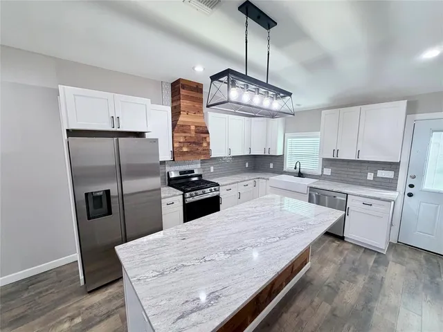 $2,095 | 710 North Rusk Street, Weatherford, TX 76086