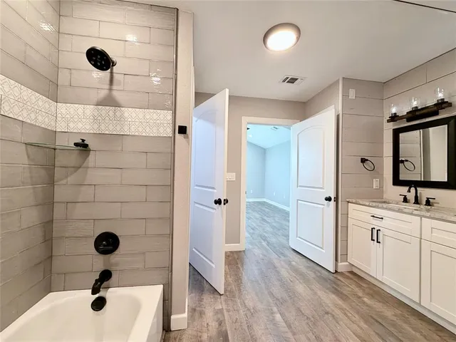 $2,095 | 710 North Rusk Street, Weatherford, TX 76086