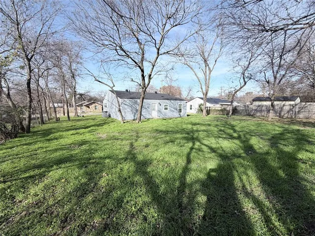 $2,095 | 710 North Rusk Street, Weatherford, TX 76086