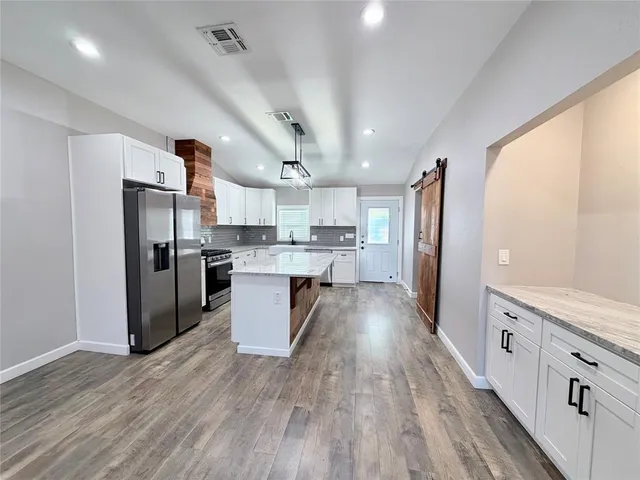 $2,095 | 710 North Rusk Street, Weatherford, TX 76086