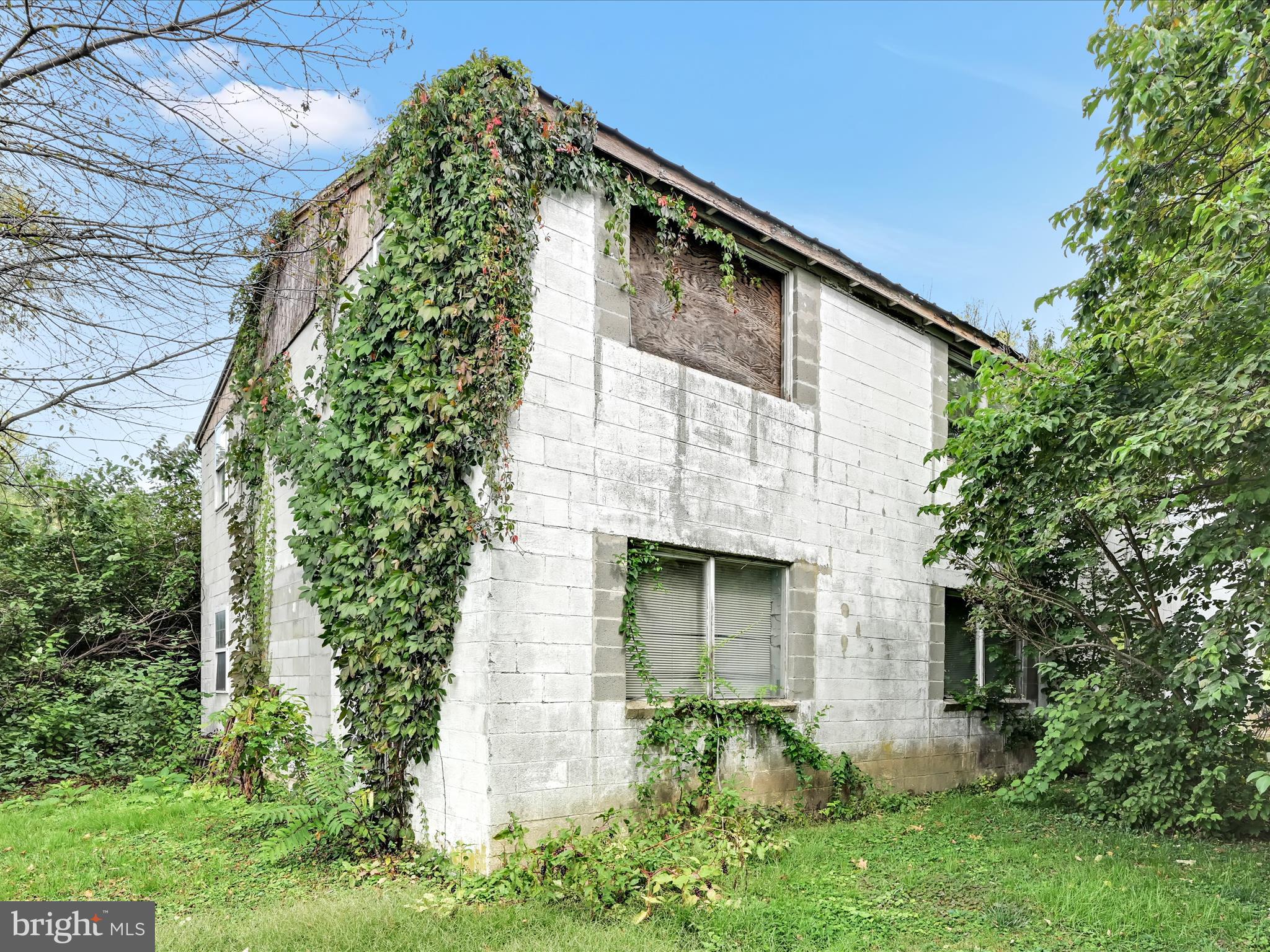 742 Power Road Manheim, PA 17545 - Photo 49 of 56 Separate Unit