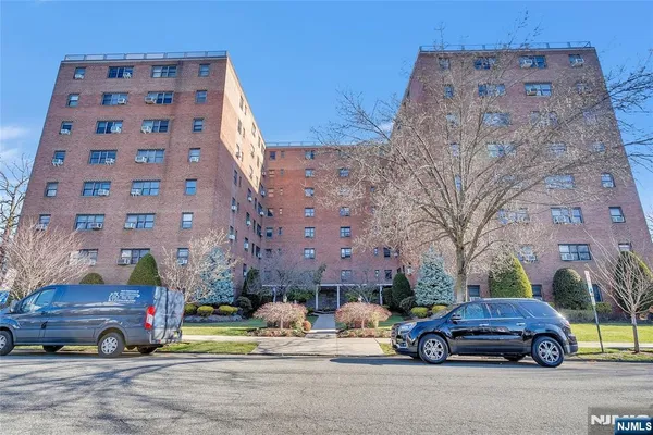 $262,000 | 208 Anderson Street, Unit S4C, Hackensack, NJ 07601