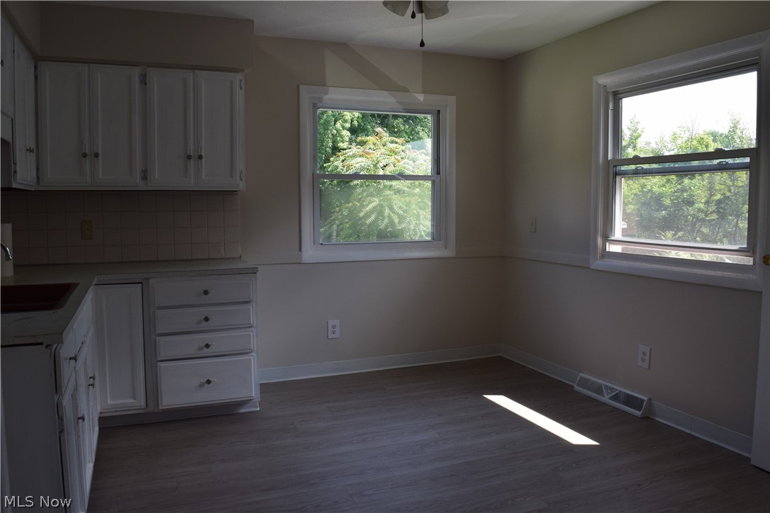 1051 West Waterloo Road Akron, OH 44314 - Photo 13 of 27