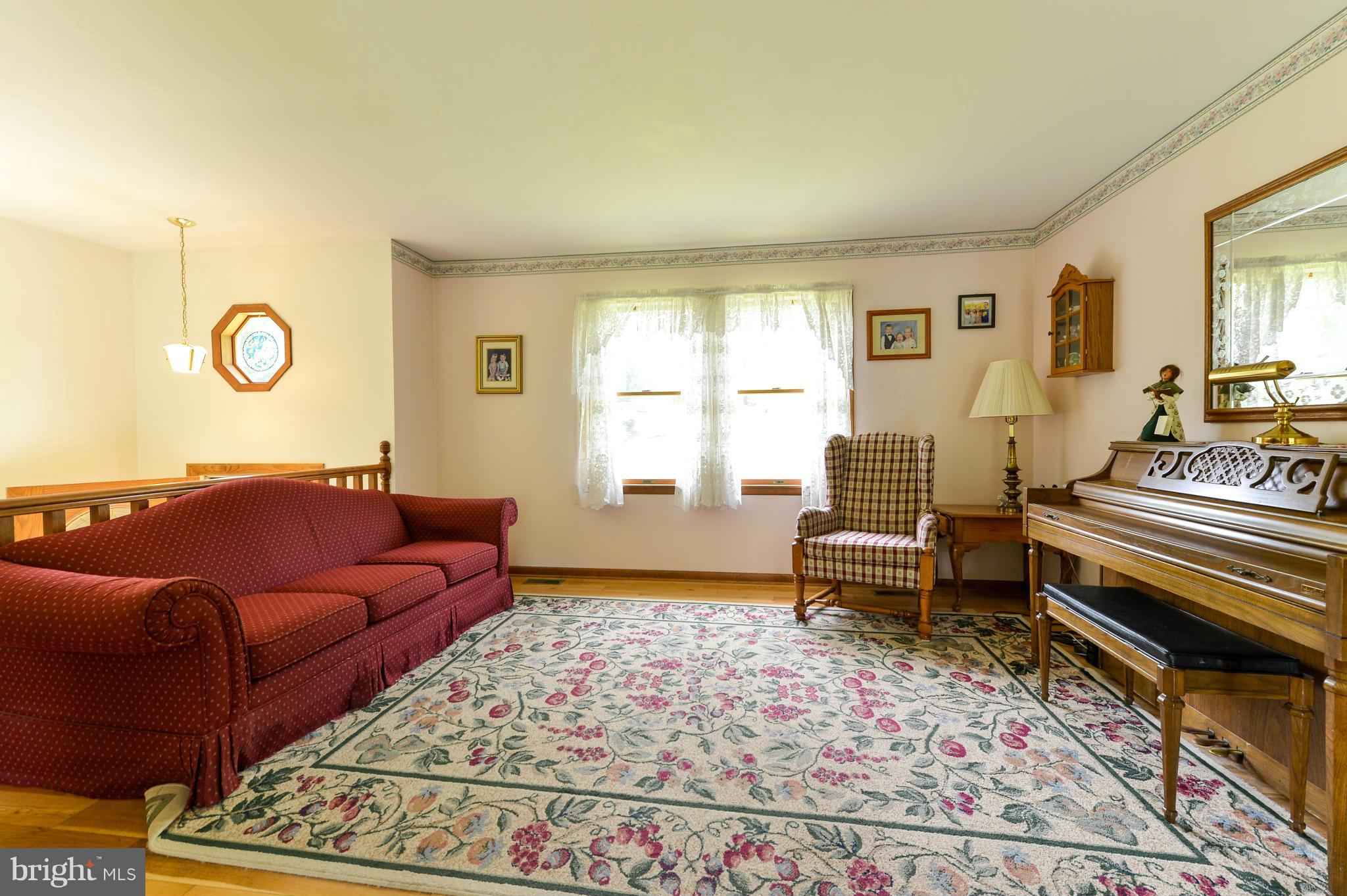 96 Fieldstone Road Elkton, MD 21921 - Photo 6 of 29 Living Room