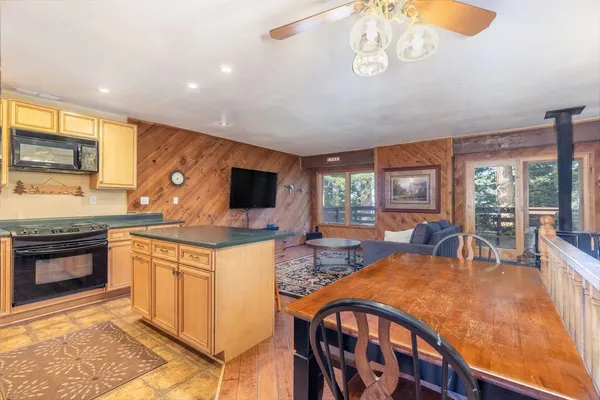 $840,000 | 201 Lakeview Boulevard, Unit 17, Mammoth Lakes, CA 93546