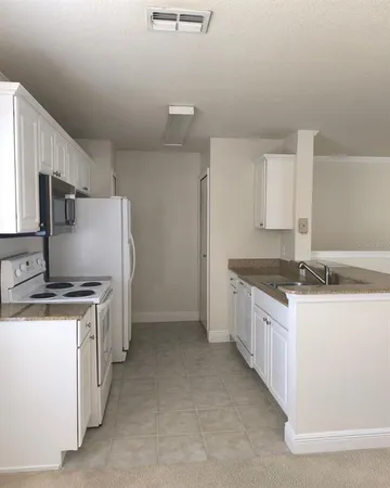 $250,000 | 131 Southern Pecan Circle, Unit 201, Winter Garden, FL 34787