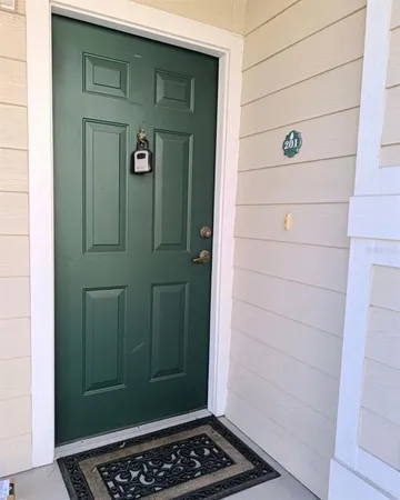 $250,000 | 131 Southern Pecan Circle, Unit 201, Winter Garden, FL 34787