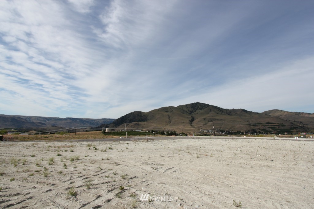 1051 Sunset Lane Chelan, WA 98816 - Photo 5 of 13 Gallery Image 5