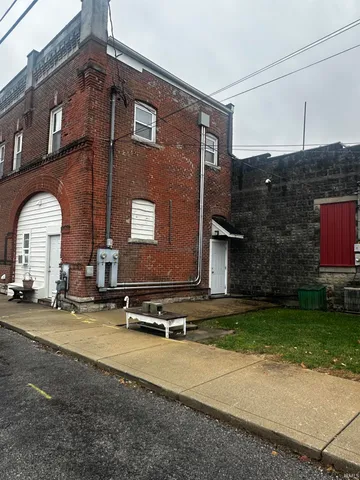 $185,000 | 105 West 8th Street, Burlington, IN 46915