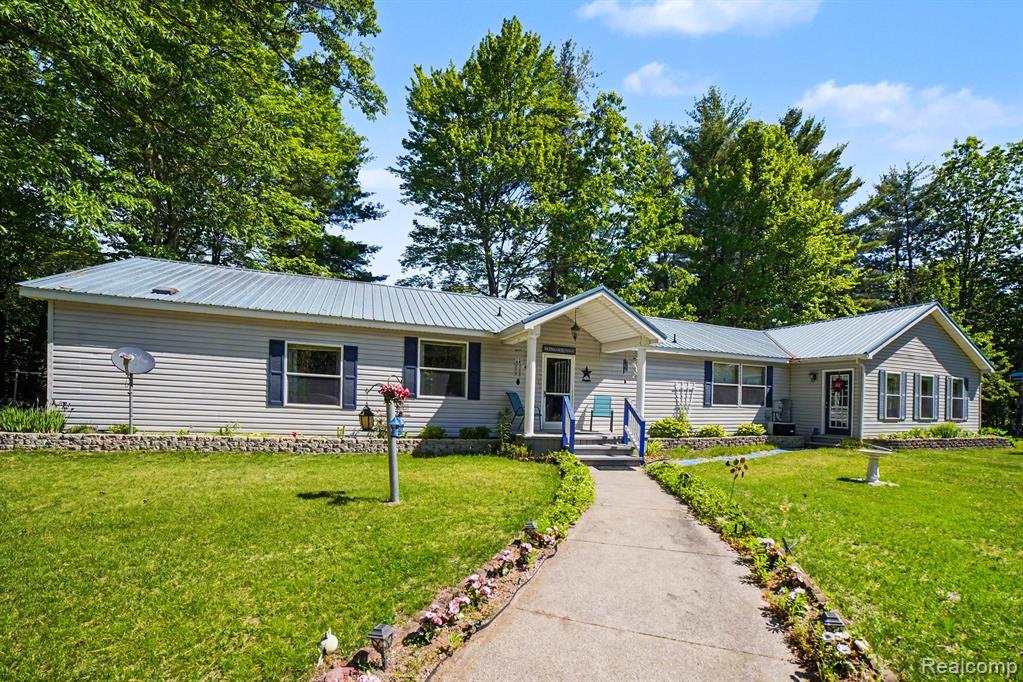 4772 South Bard Road Beaverton, MI 48612 - Photo 2 of 46