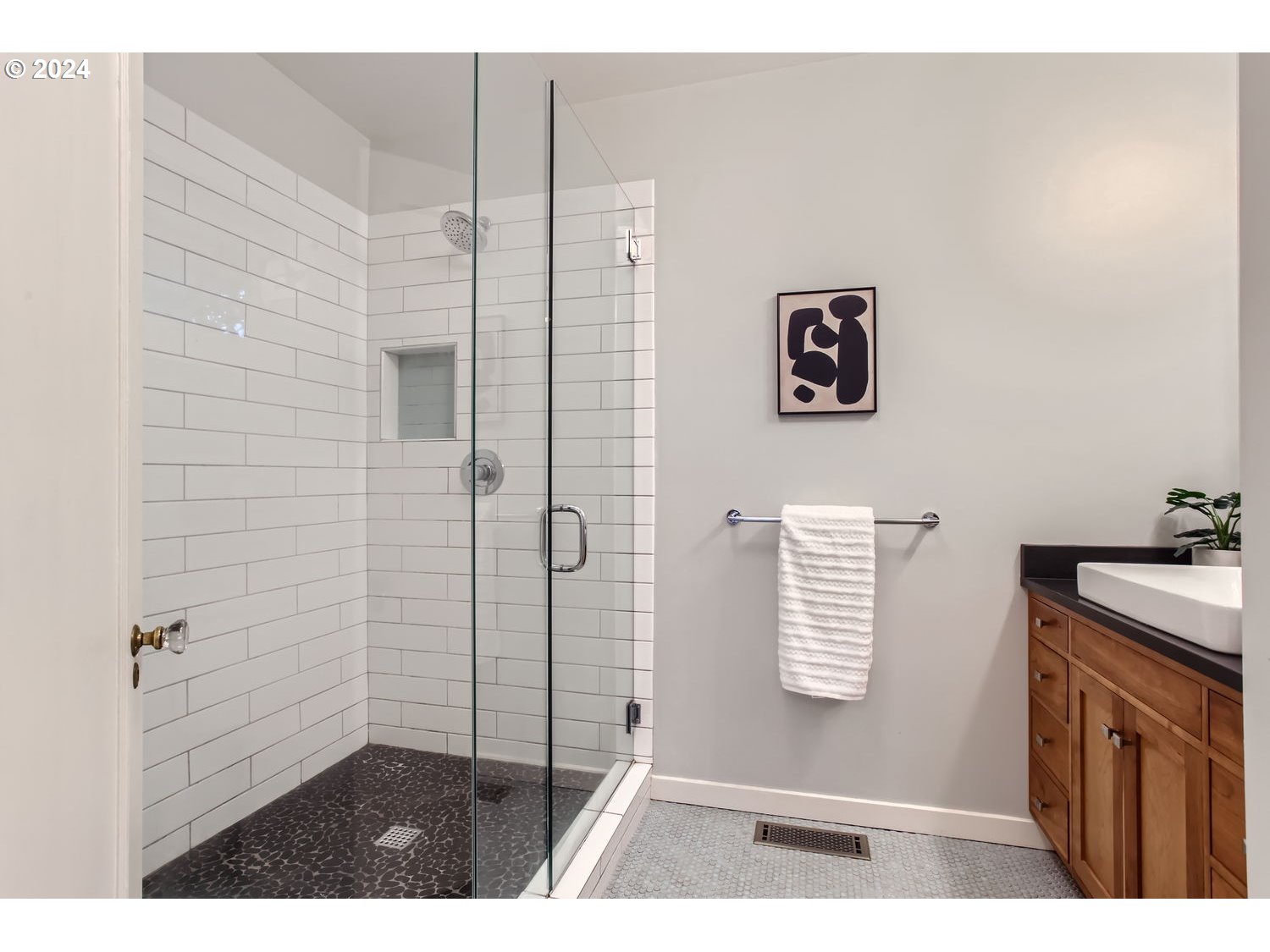 7635 Southeast 17th Avenue Portland, OR 97202 - Photo 19 of 44