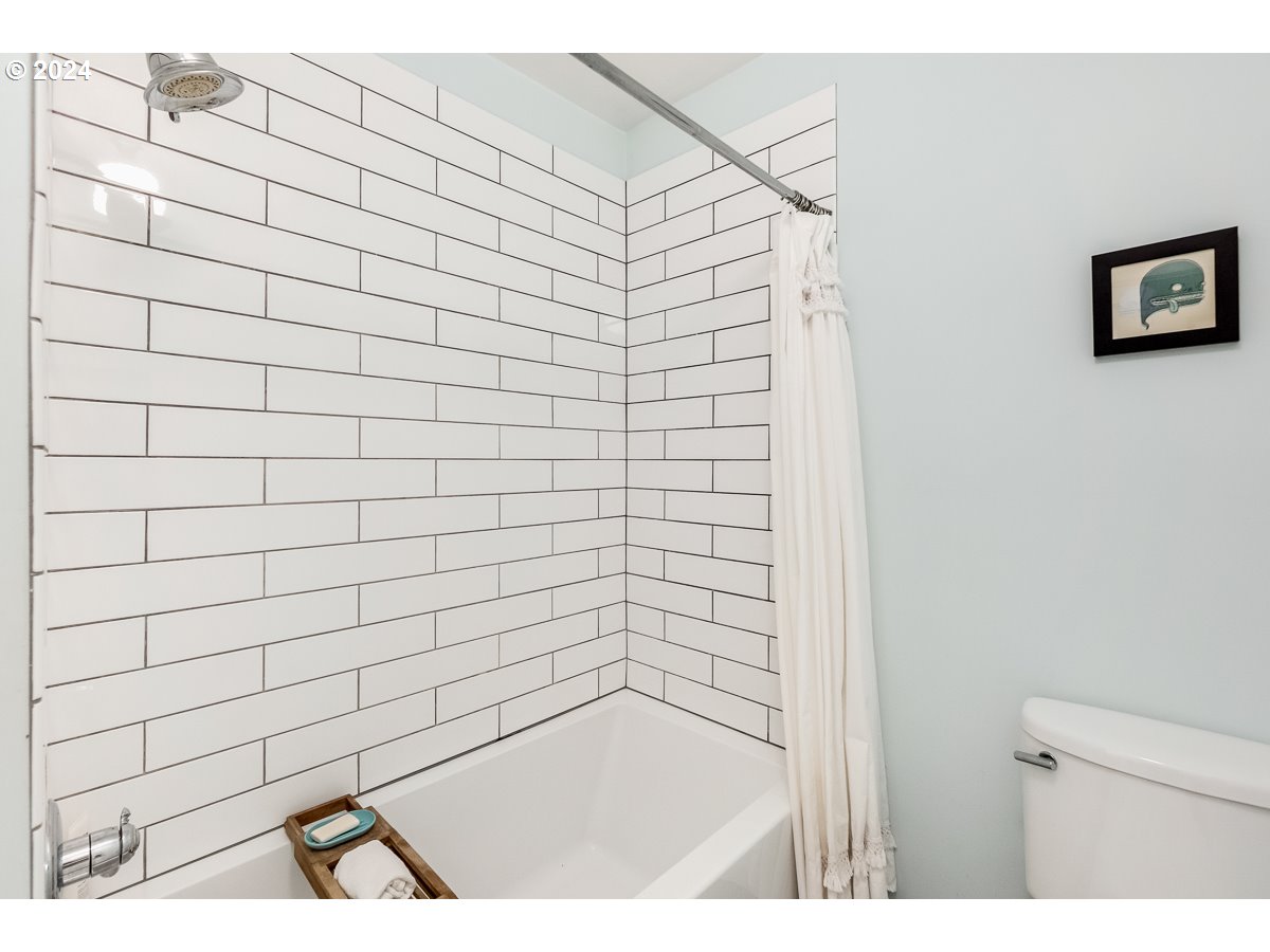 7635 Southeast 17th Avenue Portland, OR 97202 - Photo 26 of 44