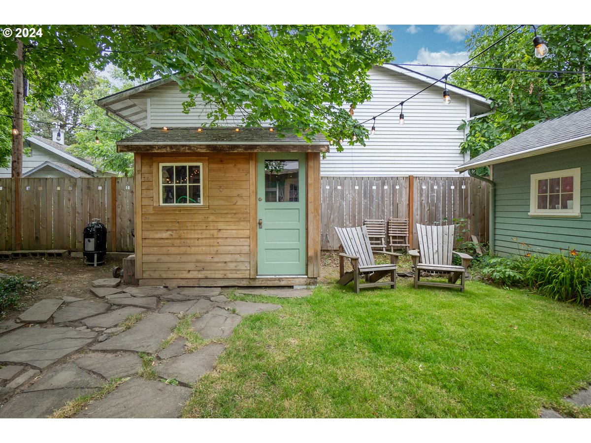 7635 Southeast 17th Avenue Portland, OR 97202 - Photo 33 of 44