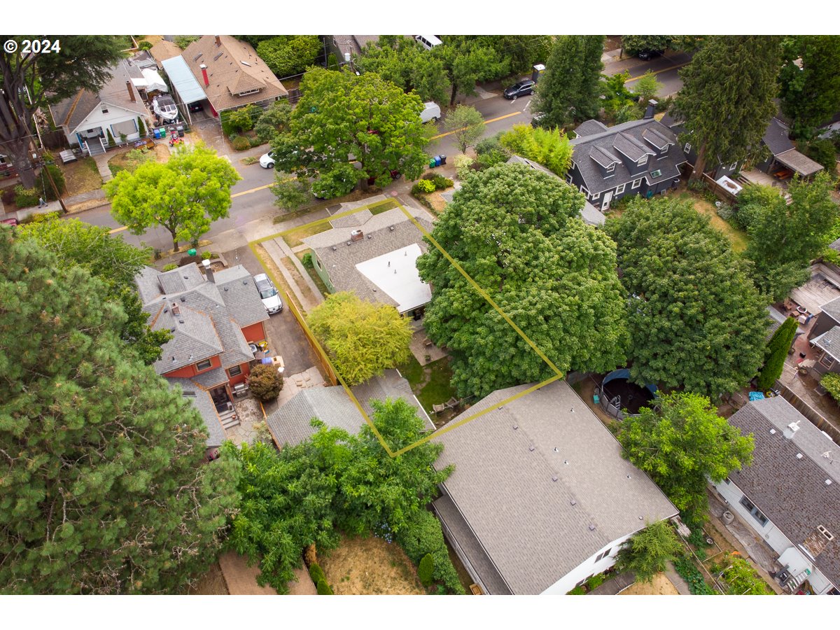 7635 Southeast 17th Avenue Portland, OR 97202 - Photo 43 of 44