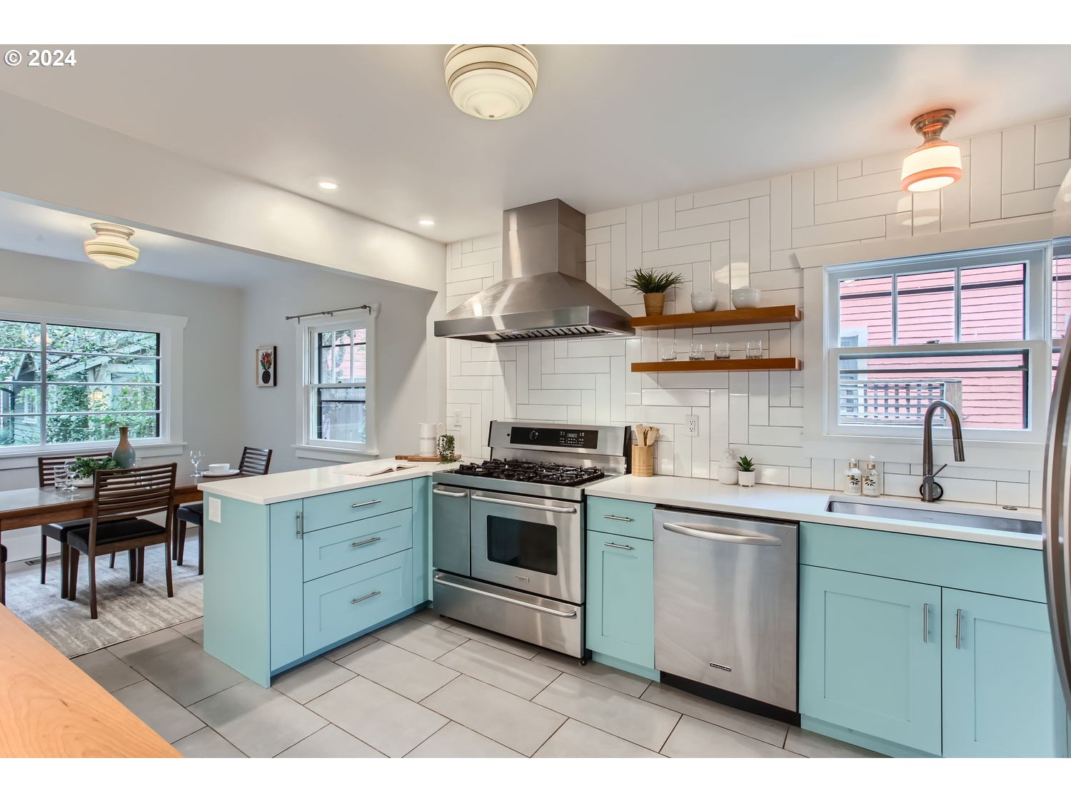 7635 Southeast 17th Avenue Portland, OR 97202 - Photo 9 of 44
