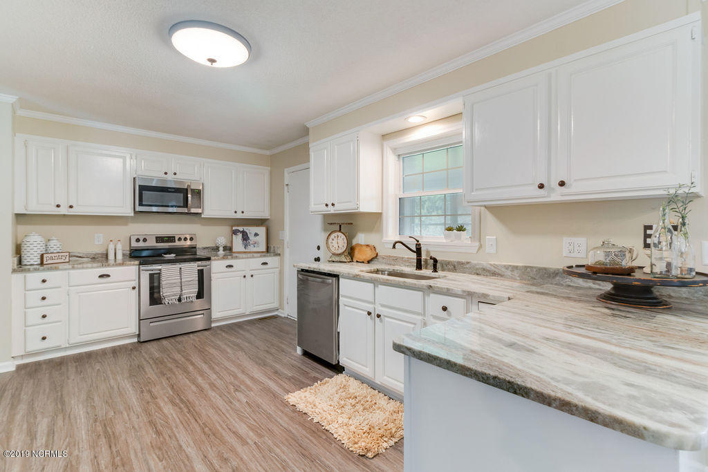 1013 Beech Tree Road Jacksonville, NC 28546 - Photo 11 of 37 IMG_7334