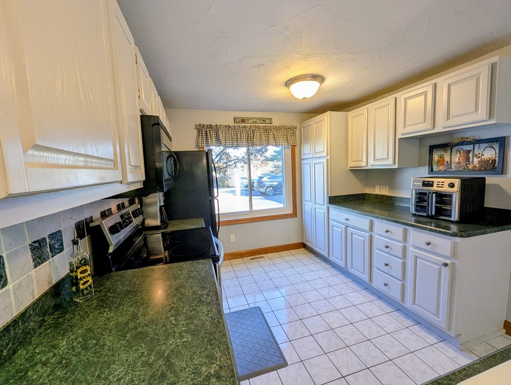 33 Stone Ridge Road, Unit 33 Franklin, MA 02038 - Photo 4 of 29 Gallery Image 4