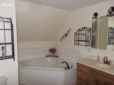 8239 North Bray Road Mount Morris, MI 48458 - Photo 15 of 18 20427993-14.JPG