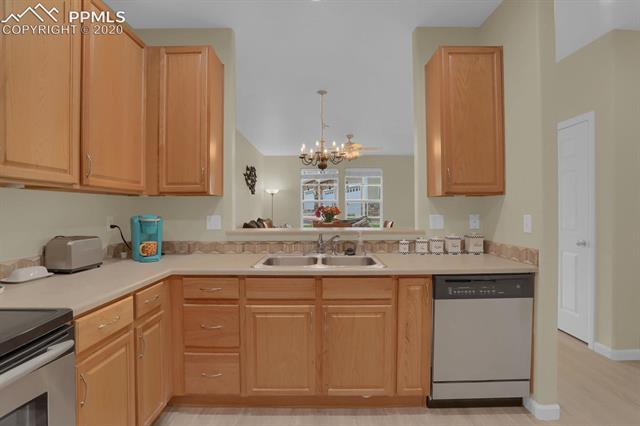 3939 Diamond Ridge View Colorado Springs, CO 80918 - Photo 8 of 17