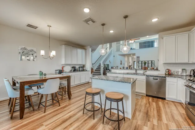 $1,975 | 7402 Anchors Peak, San Antonio, TX 78244