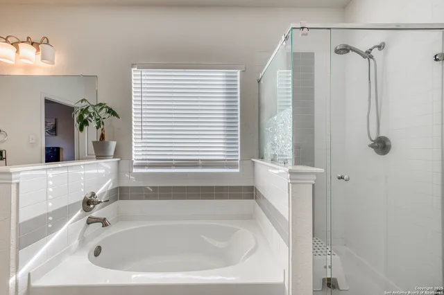 $1,975 | 7402 Anchors Peak, San Antonio, TX 78244