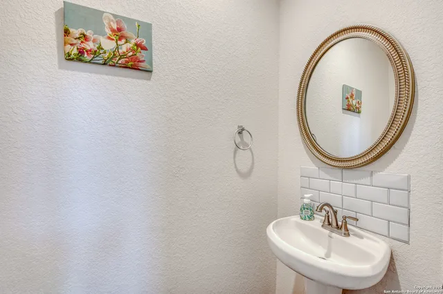 $1,975 | 7402 Anchors Peak, San Antonio, TX 78244