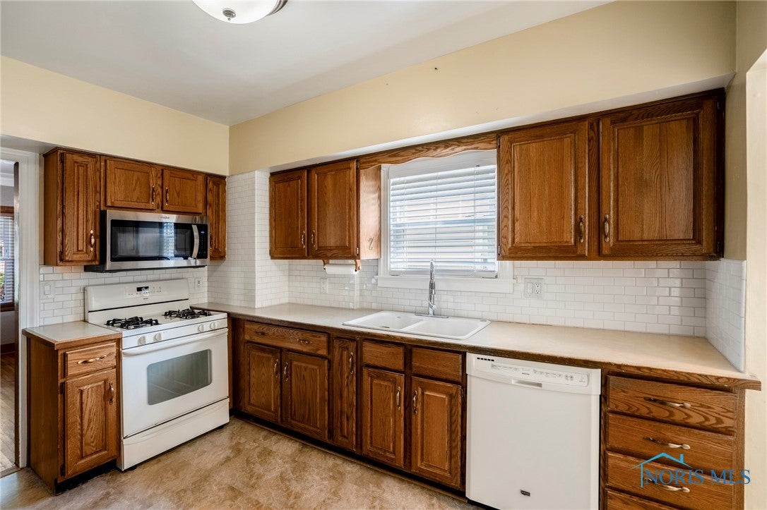 3735 Bowen Road Toledo, OH 43613 - Photo 12 of 33 Gallery Image 12
