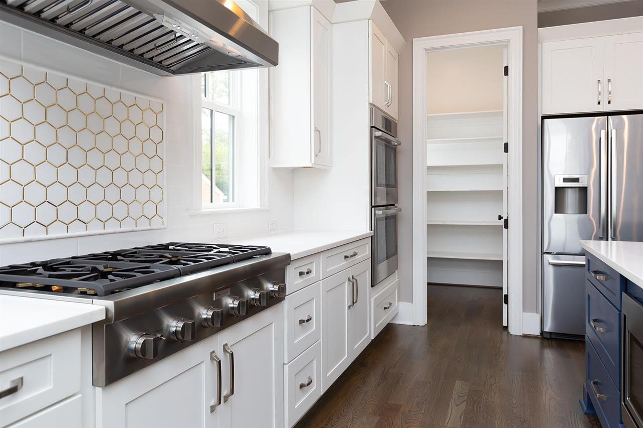717 Mills Street Raleigh, NC 27608 - Photo 8 of 30 Photo 8