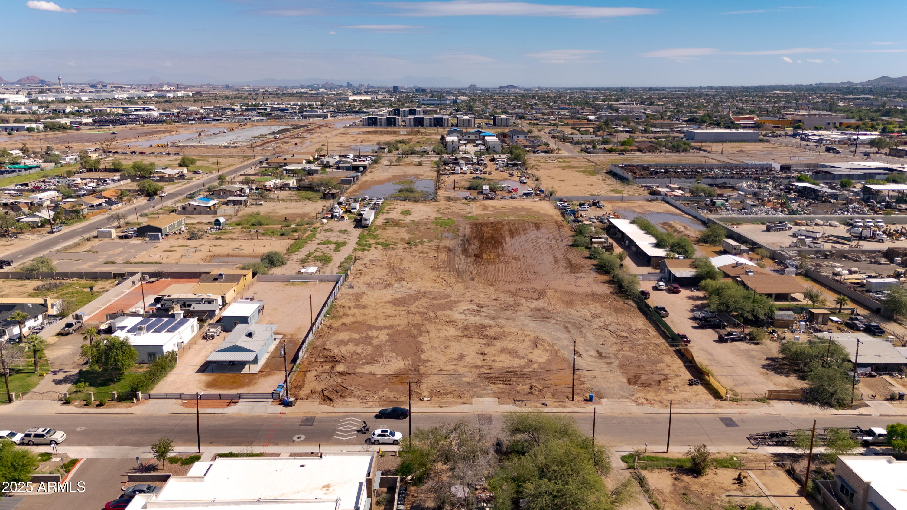 4035 South 9th Street, Unit 20/22 Phoenix, AZ 85040 - Photo 19 of 45 an aerial view of multiple house