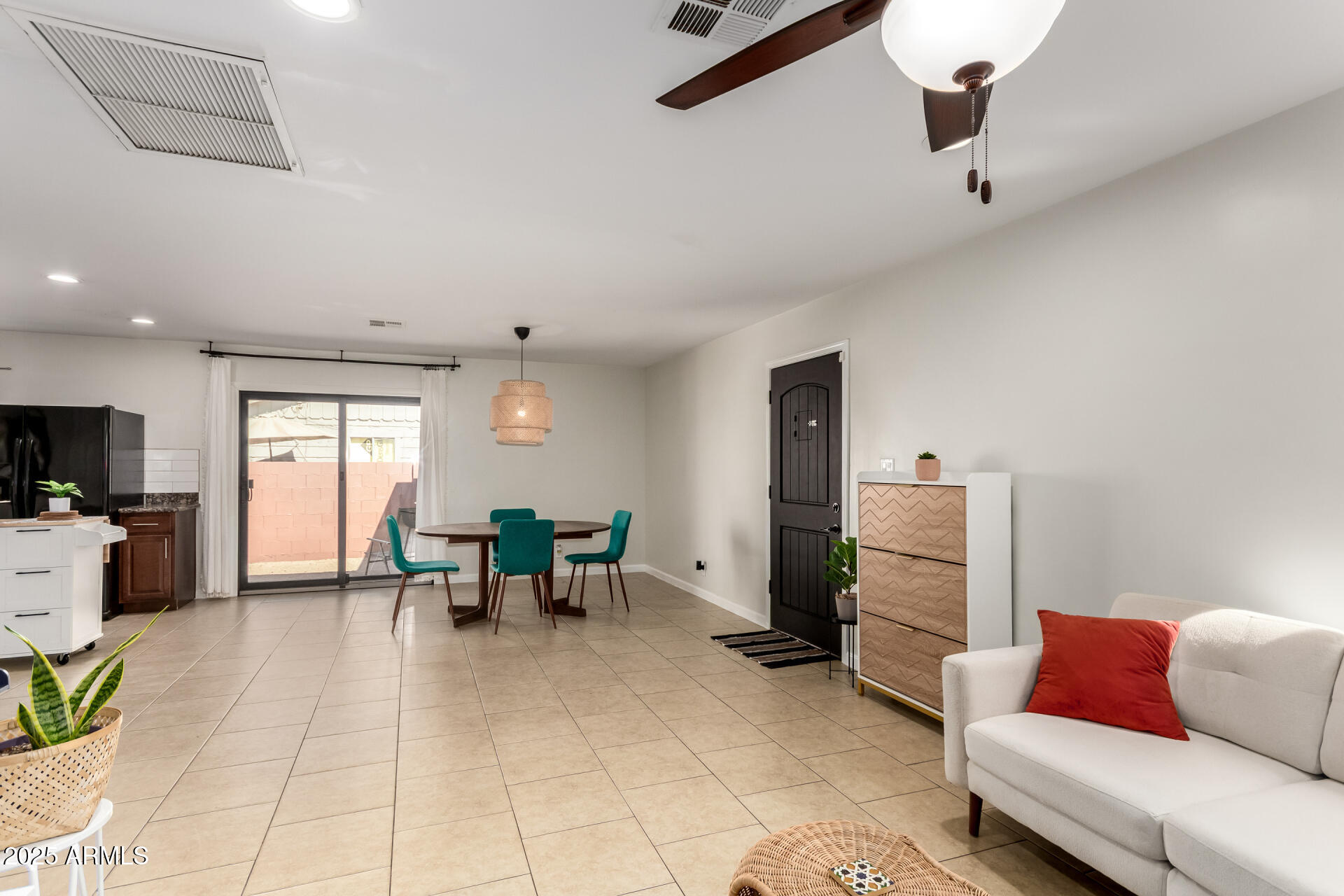 2014 North 18th Street Phoenix, AZ 85006 - Photo 5 of 28 08 18th