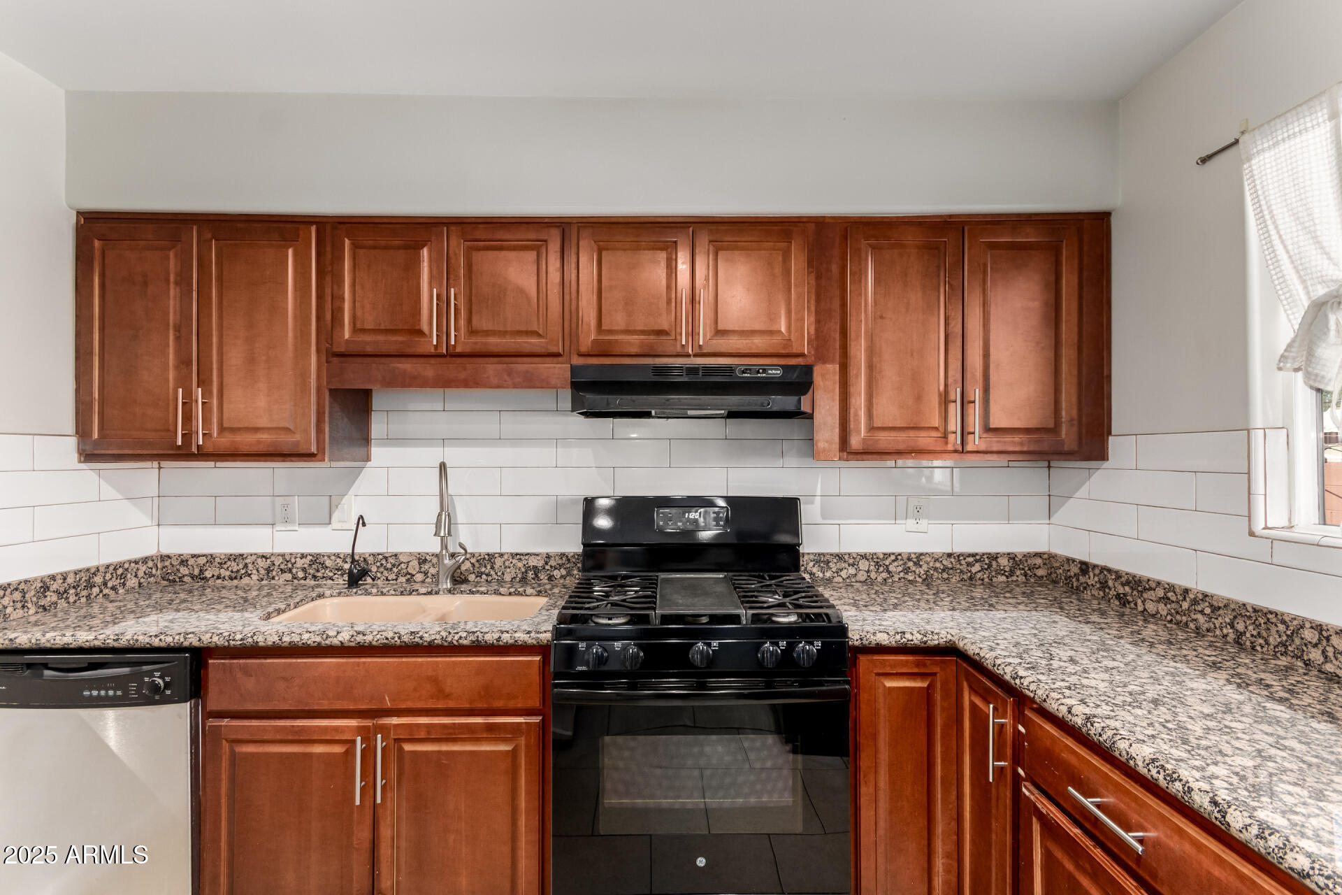 2014 North 18th Street Phoenix, AZ 85006 - Photo 10 of 28 13 18th