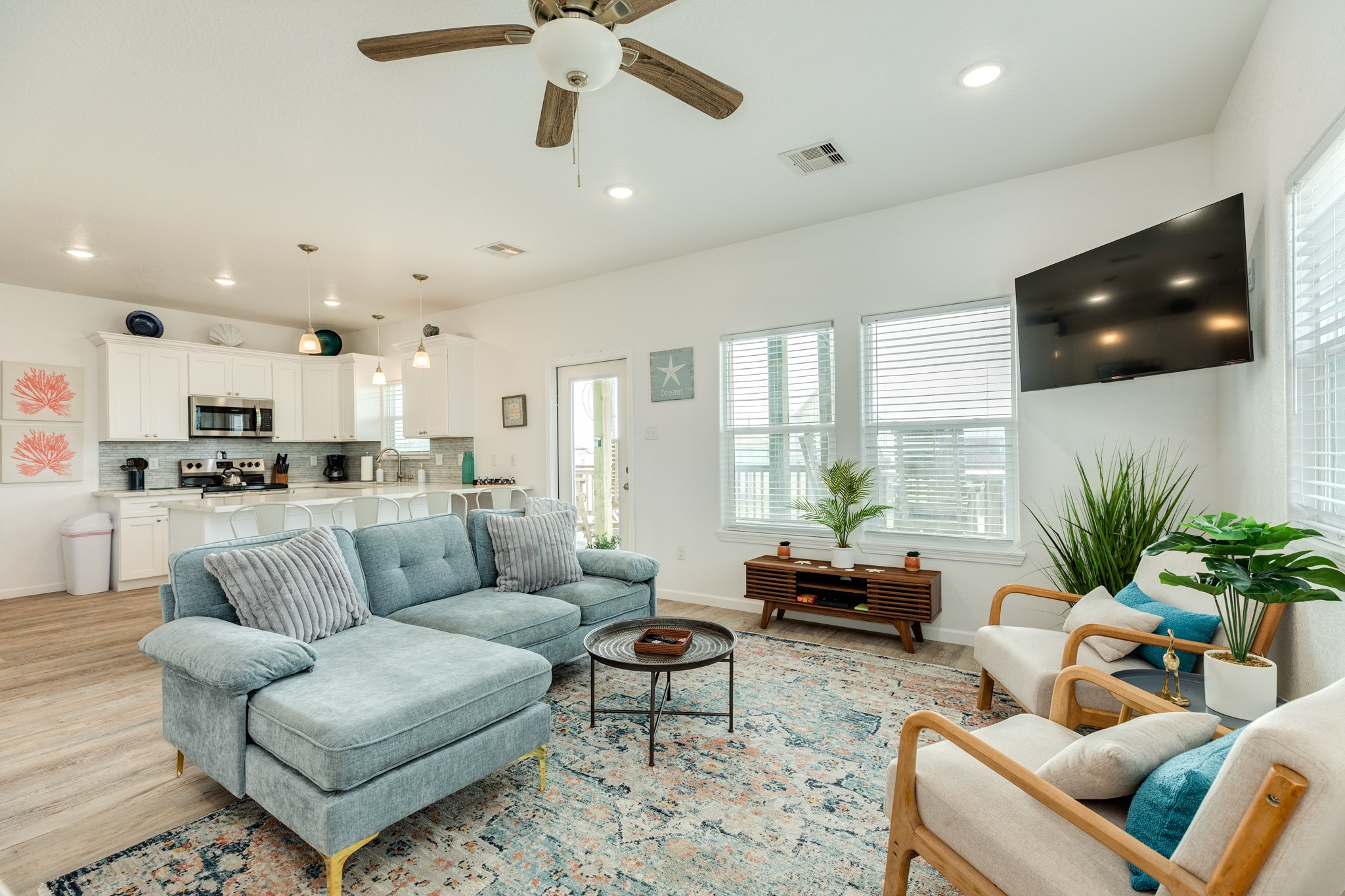 344 Thunder Road Surfside Beach, TX 77541 - Photo 12 of 40 to the kitchen