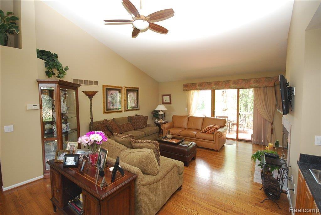 1913 Clover Ridge Drive Howell, MI 48843 - Photo 4 of 24 Living Room 2.jpg