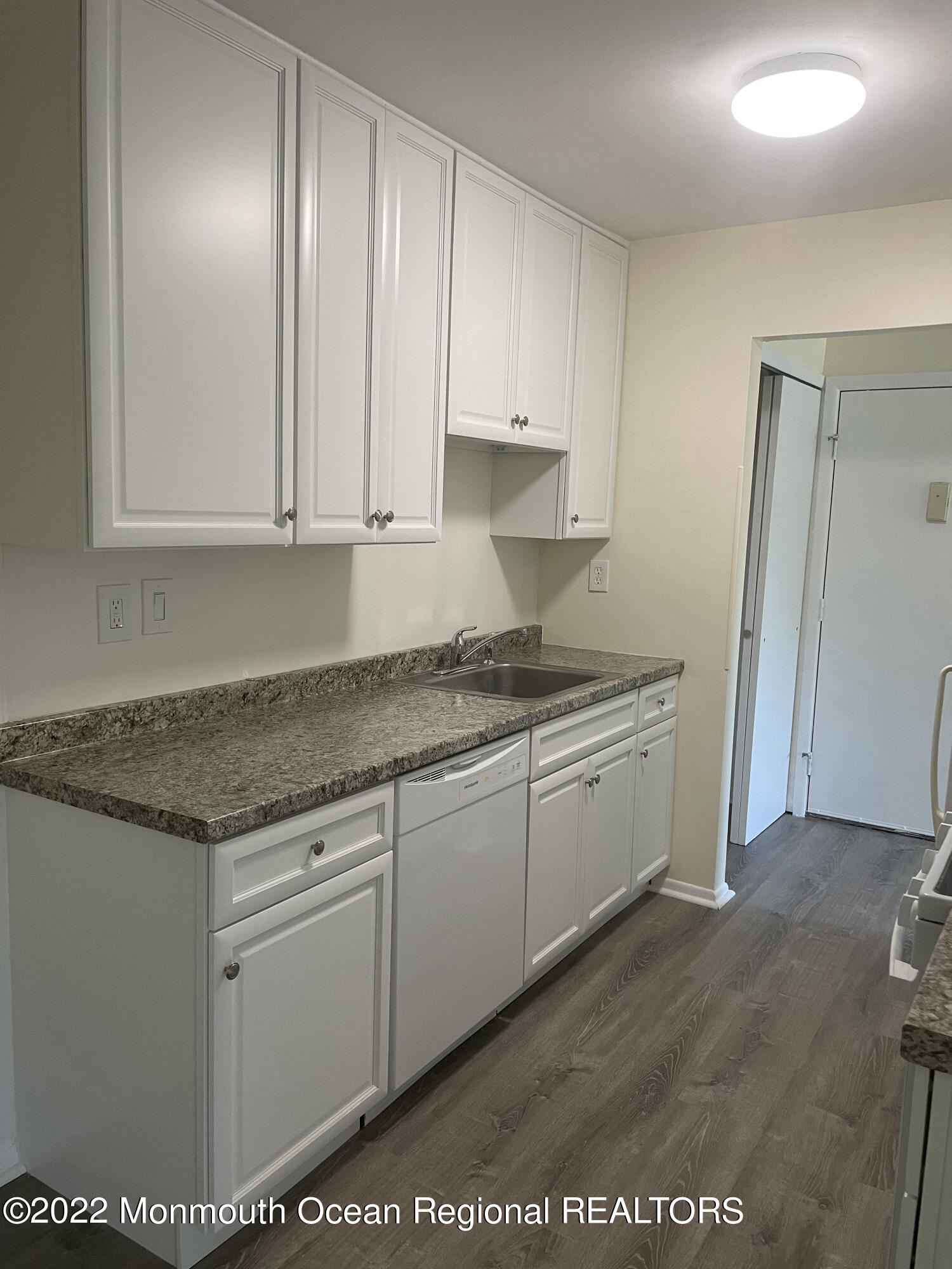 82 Amberly Drive, Unit F Manalapan, NJ 07726 - Photo 3 of 10 IMG_3136