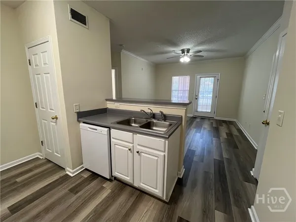 $1,250 | 3204 Walden Park Drive, Savannah, GA 31410