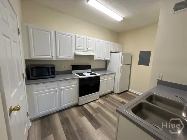 $1,250 | 3204 Walden Park Drive, Savannah, GA 31410