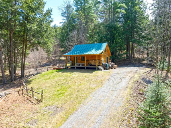 $324,900 | 701 Kidder Hood Road, West Fairlee, VT 05033